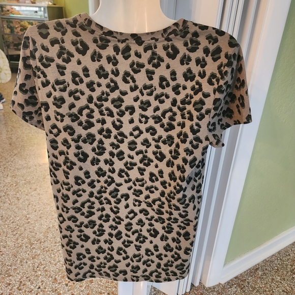 New Lucky Brand Tshirt - Picture 7 of 7